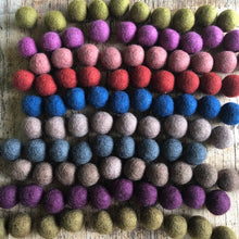 Load image into Gallery viewer, Autumn Tones Felt Balls