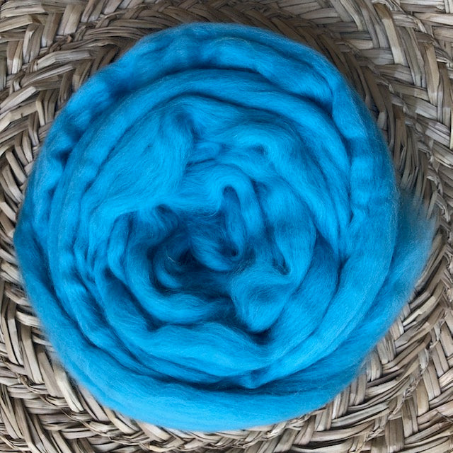 Water fleece roving – indigo inspirations